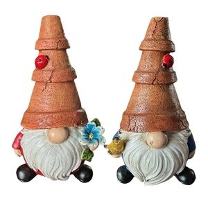 Resin Flower Gnome Figure (set of 2) Flower & Bird Garden Decor